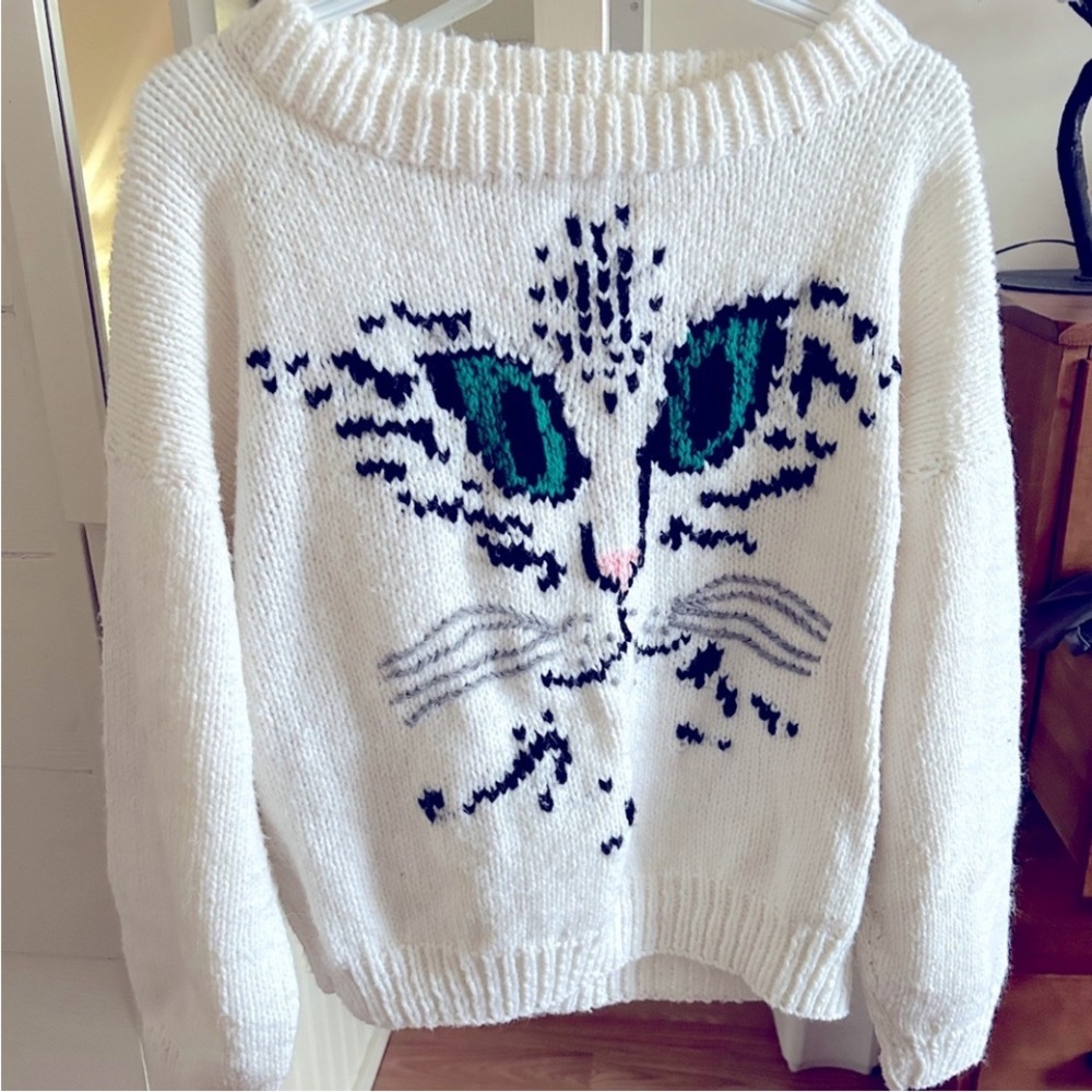 Handmade knit sweater with cat face